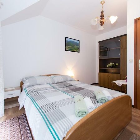 Apartman Dubravcic Lägenhet Otočac Exteriör bild