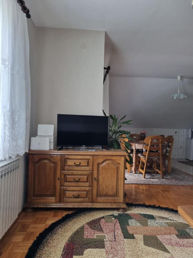 Apartman Dubravcic Lägenhet Otočac Exteriör bild