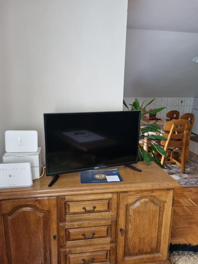 Apartman Dubravcic Lägenhet Otočac Exteriör bild
