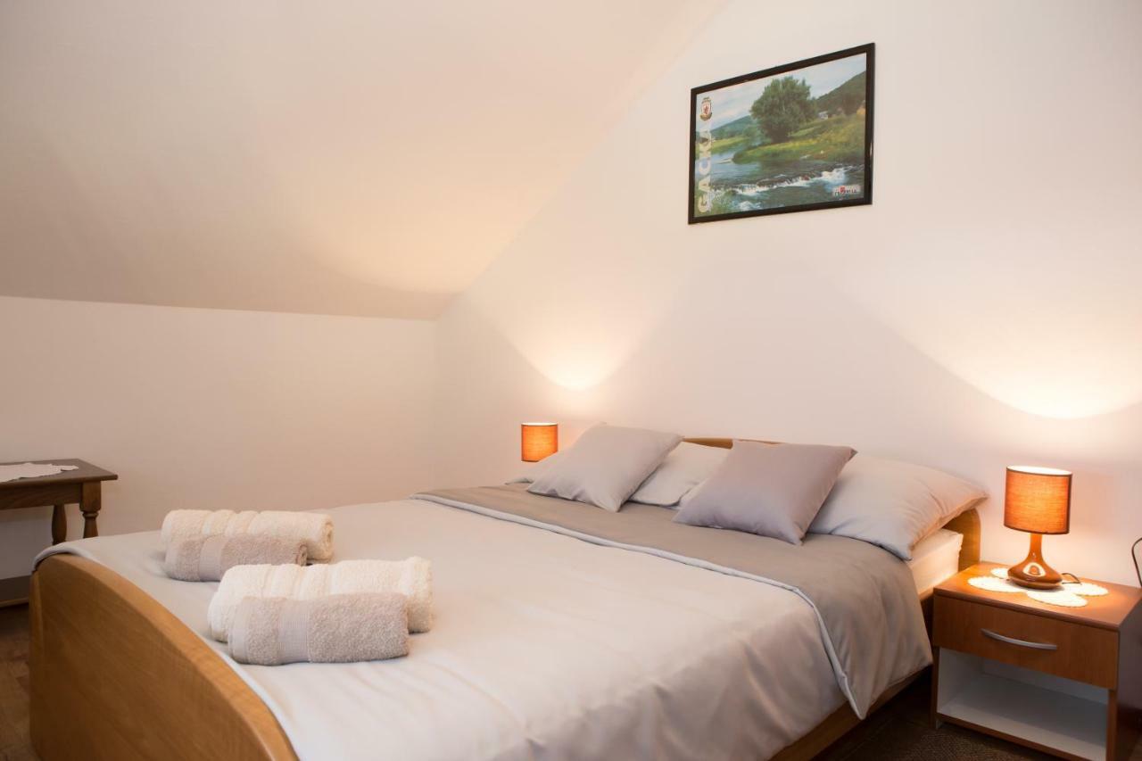 Apartman Dubravcic Lägenhet Otočac Exteriör bild