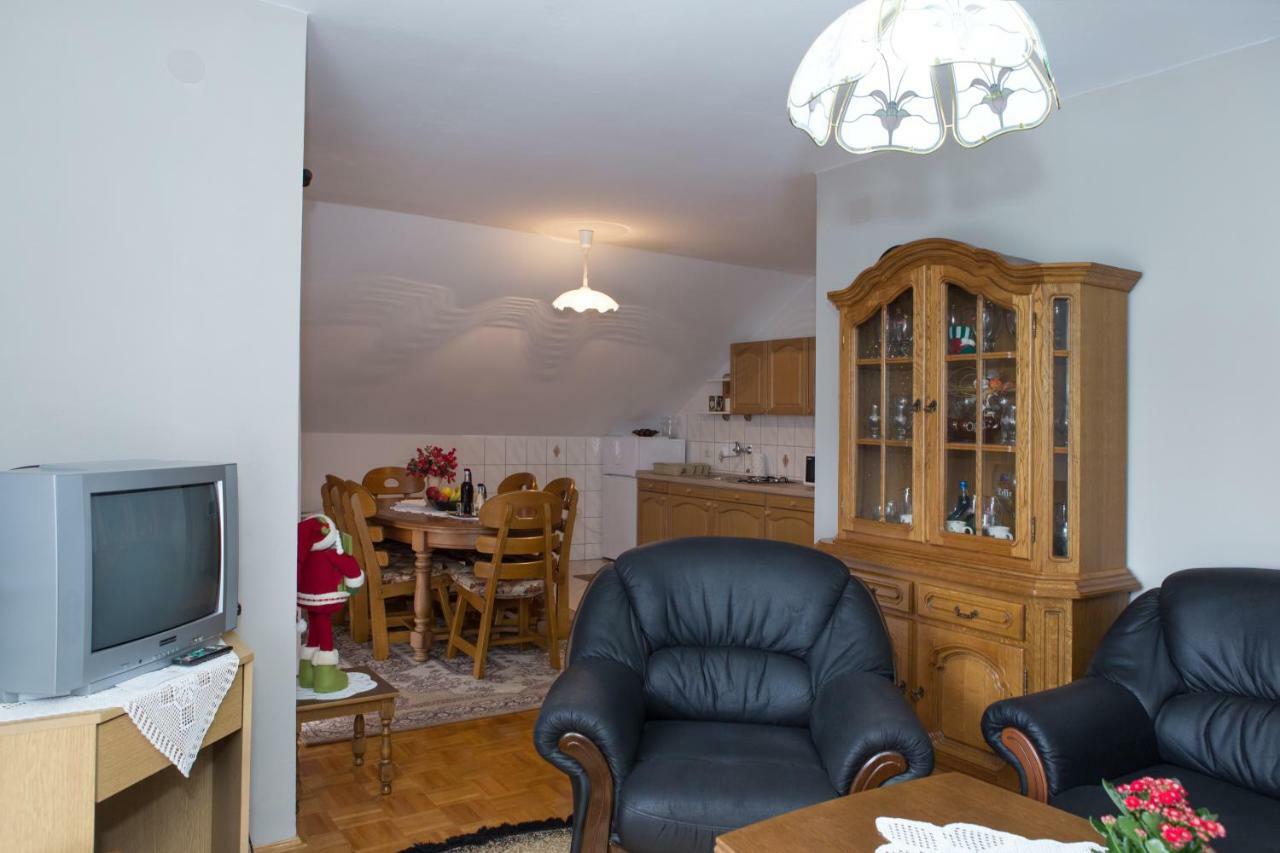 Apartman Dubravcic Lägenhet Otočac Exteriör bild