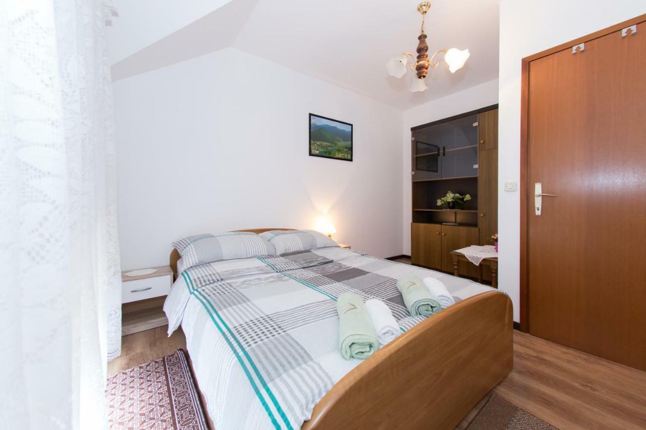 Apartman Dubravcic Lägenhet Otočac Exteriör bild