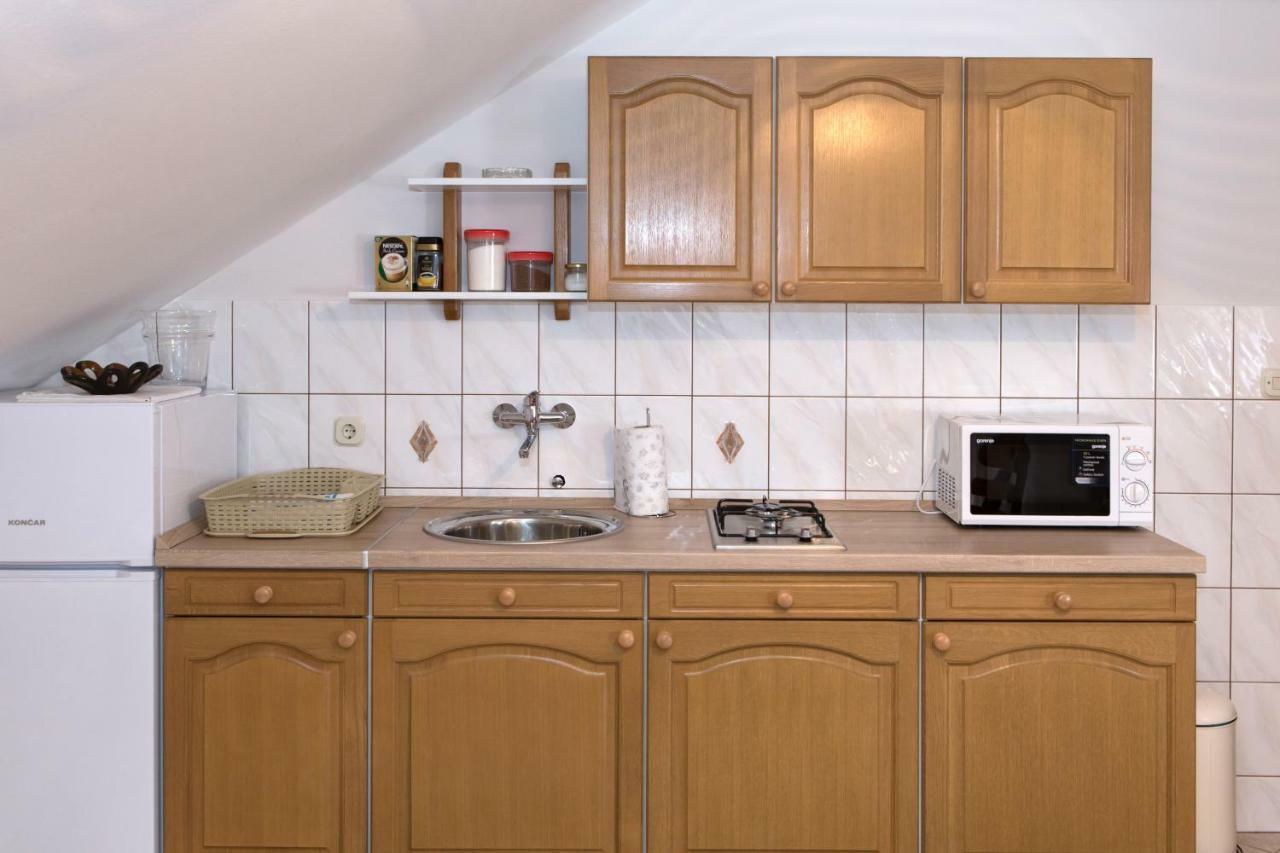 Apartman Dubravcic Lägenhet Otočac Exteriör bild