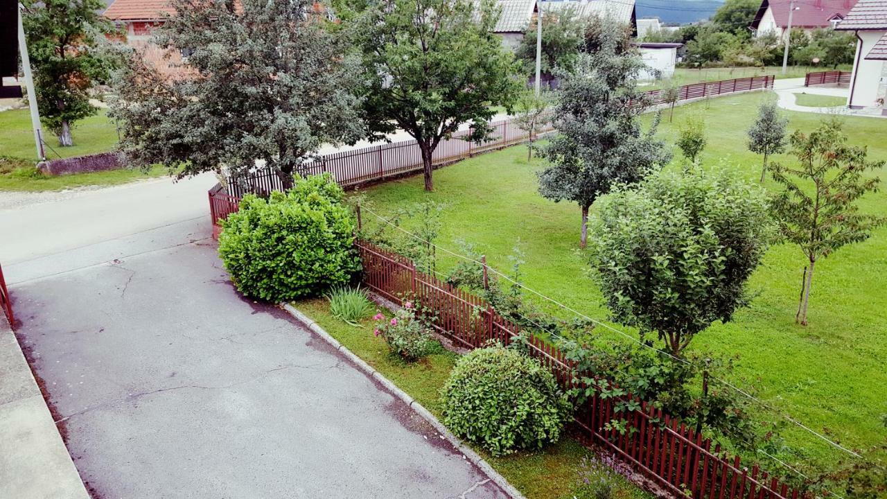 Apartman Dubravcic Lägenhet Otočac Exteriör bild